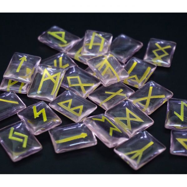 Набір рун для ворожіння Рожевий кварц полімерний